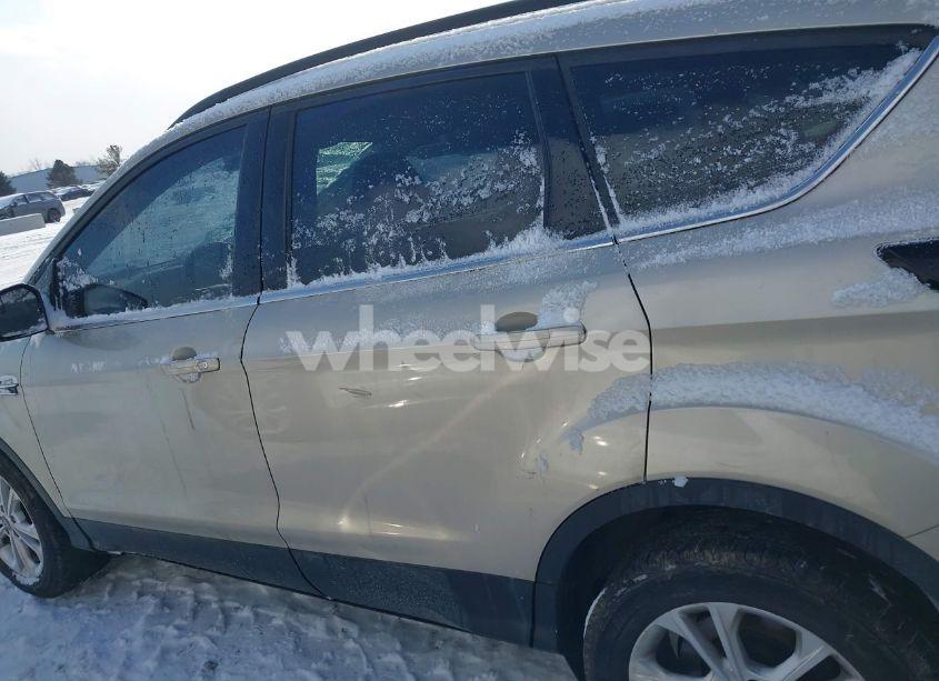 Photo 14 of 2017 Ford Escape SE (VIN 1FMCU9GD9HUD22134)