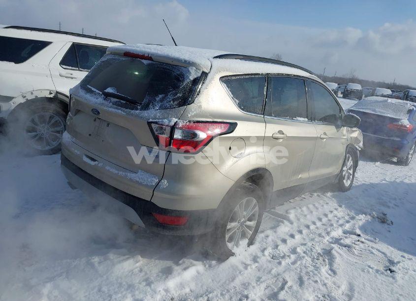 Photo 4 of 2017 Ford Escape SE (VIN 1FMCU9GD9HUD22134)