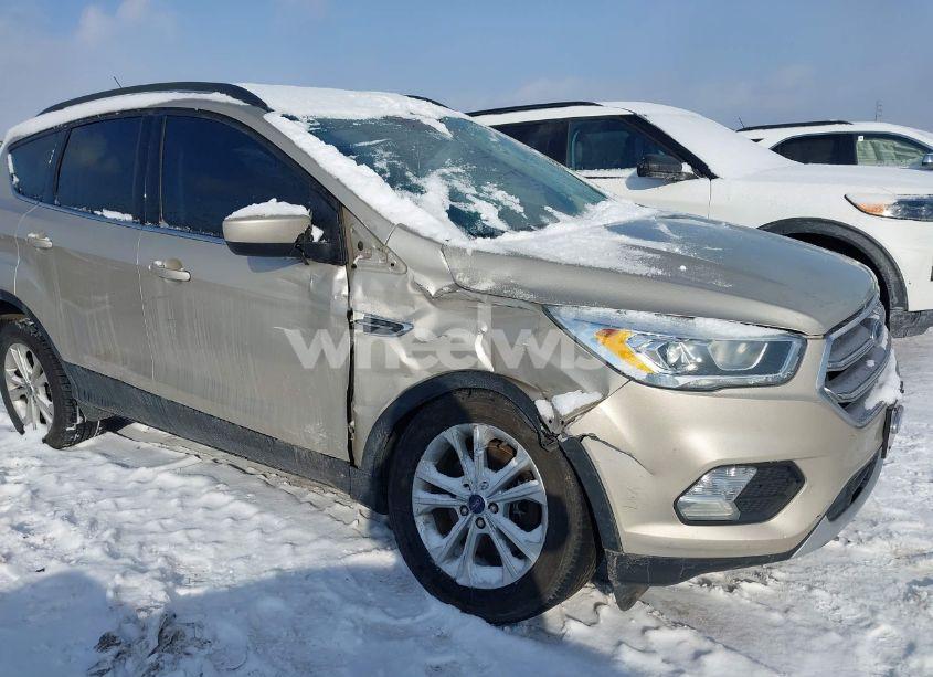 Photo 6 of 2017 Ford Escape SE (VIN 1FMCU9GD9HUD22134)