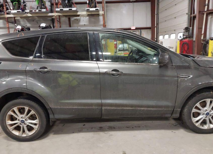 Photo 14 of 2017 Ford Escape SE (VIN 1FMCU9GD9HUD30377)