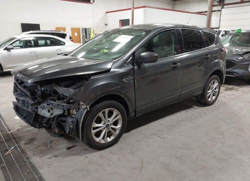Photo 2 of 2017 Ford Escape SE (VIN 1FMCU9GD9HUD30377)