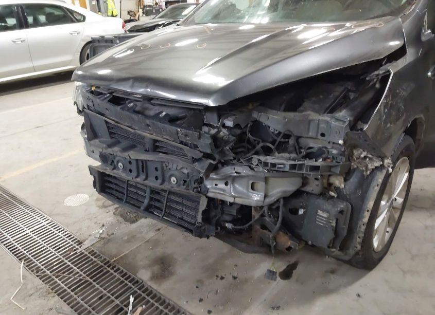 Photo 6 of 2017 Ford Escape SE (VIN 1FMCU9GD9HUD30377)