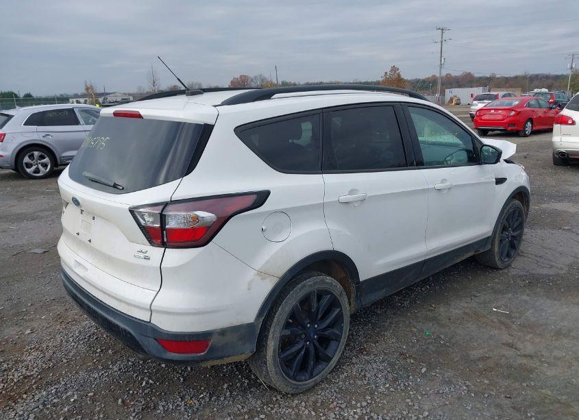 Photo 4 of 2017 Ford Escape SE (VIN 1FMCU9GD9HUD35935)