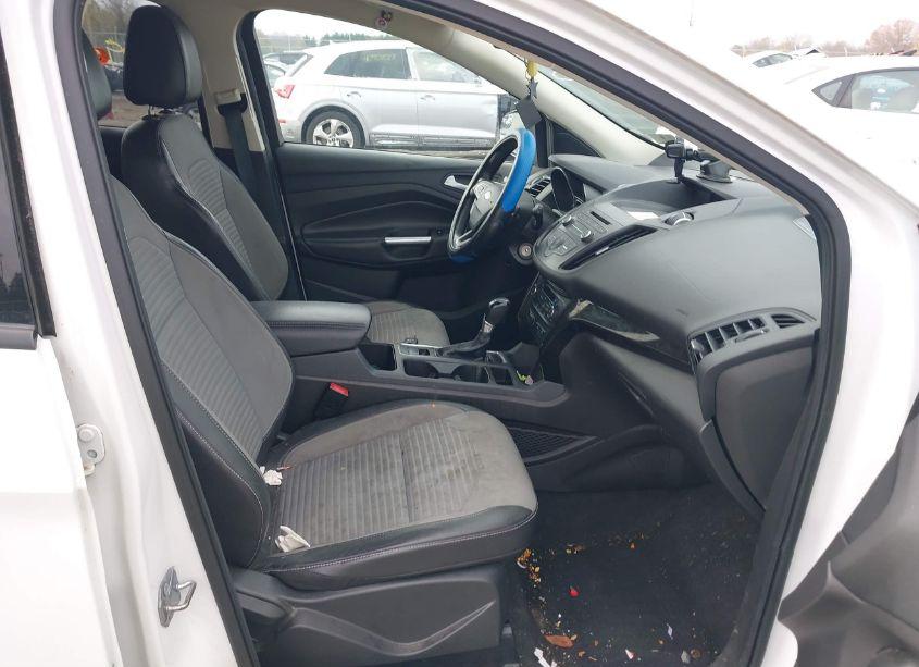 Photo 5 of 2017 Ford Escape SE (VIN 1FMCU9GD9HUD35935)