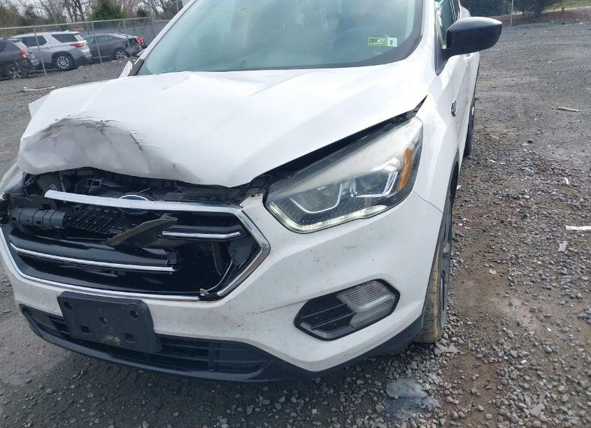 Photo 6 of 2017 Ford Escape SE (VIN 1FMCU9GD9HUD35935)