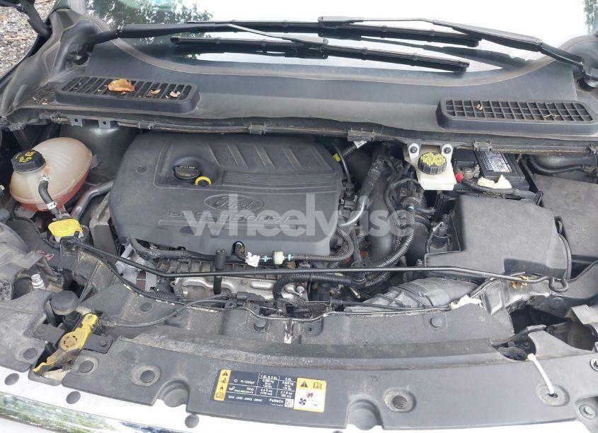 Photo 10 of 2017 Ford Escape SE (VIN 1FMCU9GD9HUD50578)