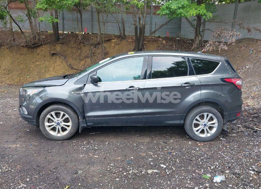 Photo 14 of 2017 Ford Escape SE (VIN 1FMCU9GD9HUD50578)