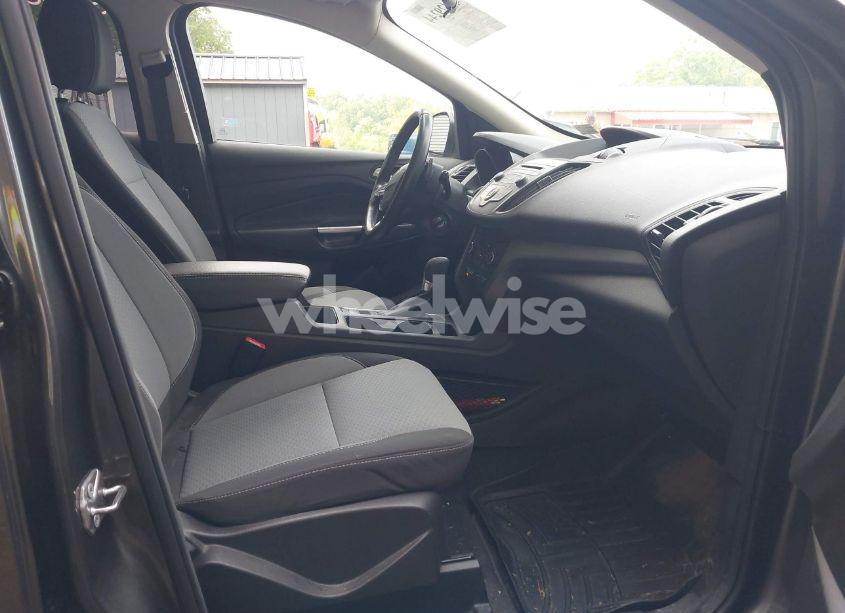 Photo 5 of 2017 Ford Escape SE (VIN 1FMCU9GD9HUD50578)