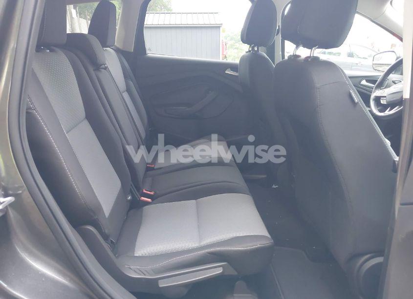 Photo 8 of 2017 Ford Escape SE (VIN 1FMCU9GD9HUD50578)