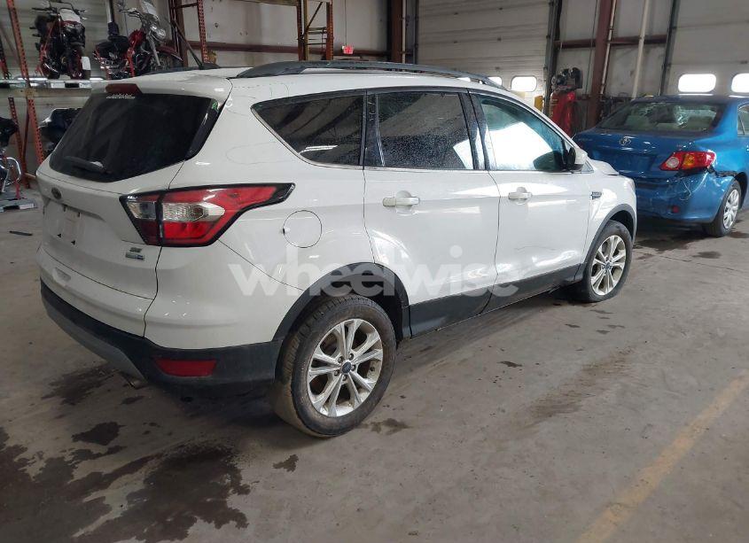 Photo 4 of 2017 Ford Escape SE (VIN 1FMCU9GD9HUD87713)