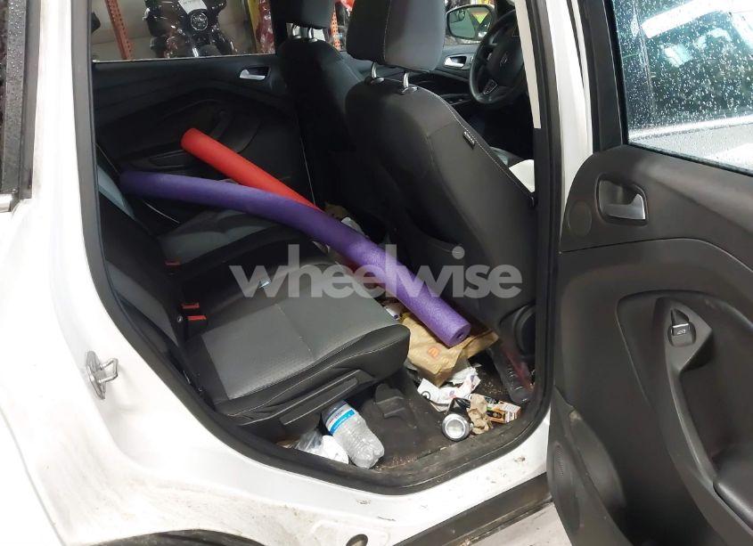 Photo 8 of 2017 Ford Escape SE (VIN 1FMCU9GD9HUD87713)