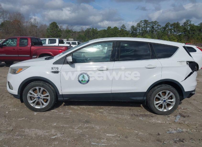 Photo 14 of 2017 Ford Escape SE (VIN 1FMCU9GD9HUD92202)