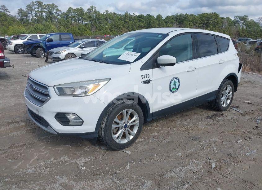 Photo 2 of 2017 Ford Escape SE (VIN 1FMCU9GD9HUD92202)