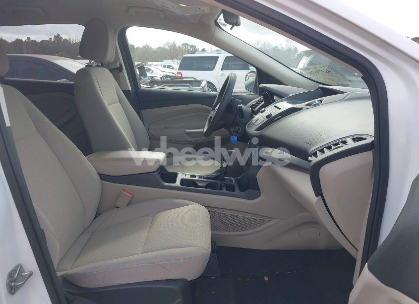 Photo 5 of 2017 Ford Escape SE (VIN 1FMCU9GD9HUD92202)