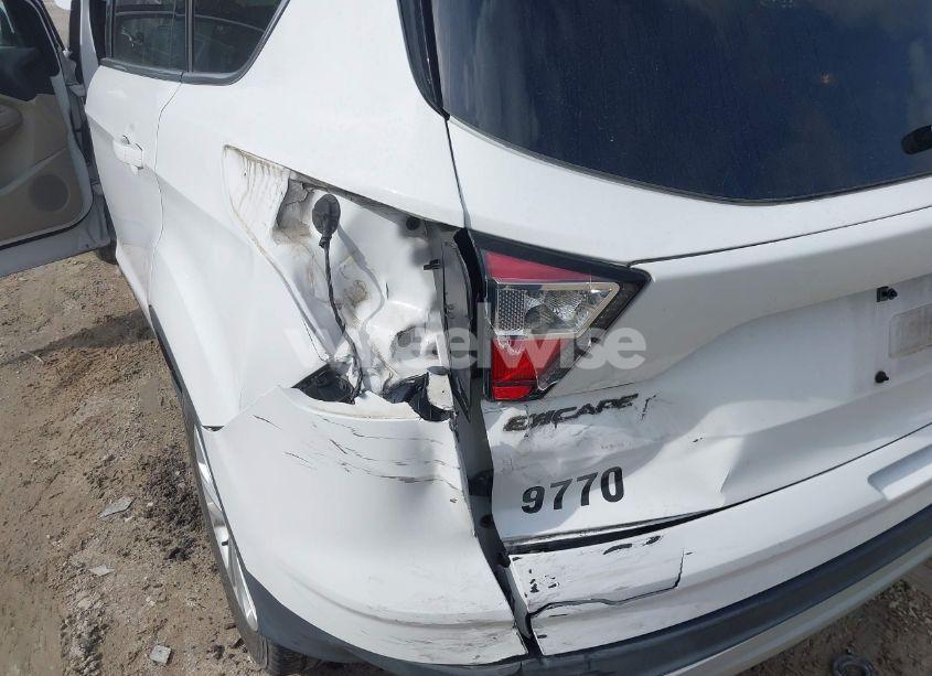 Photo 6 of 2017 Ford Escape SE (VIN 1FMCU9GD9HUD92202)