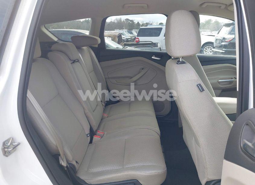 Photo 8 of 2017 Ford Escape SE (VIN 1FMCU9GD9HUD92202)