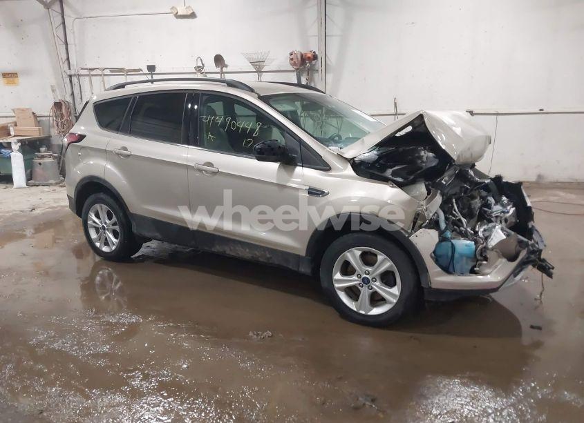 2017 Ford Escape SE (VIN 1FMCU9GD9HUE03991) main photo