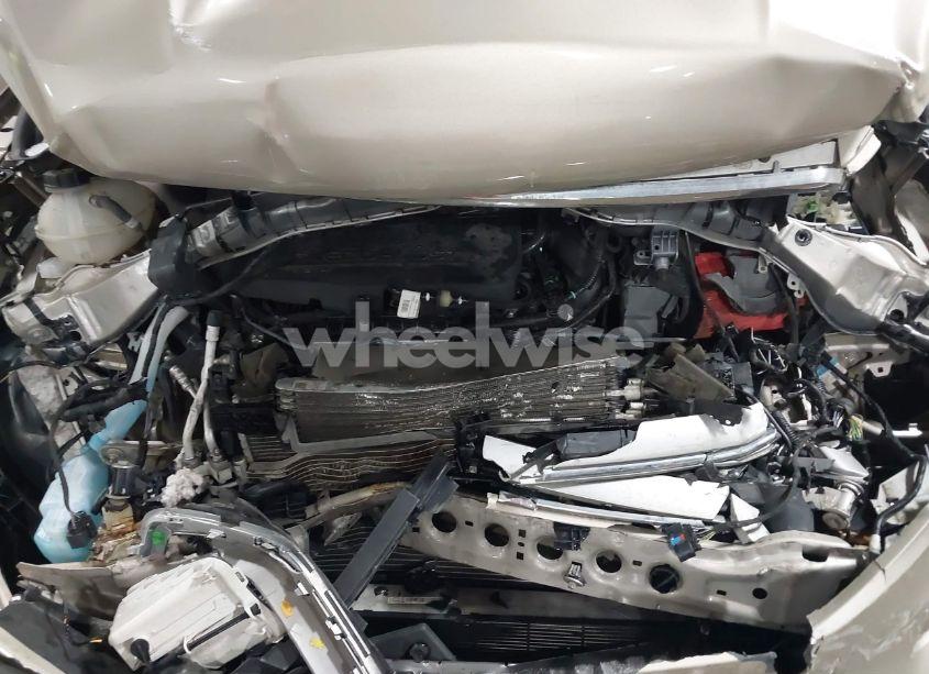 Photo 10 of 2017 Ford Escape SE (VIN 1FMCU9GD9HUE03991)