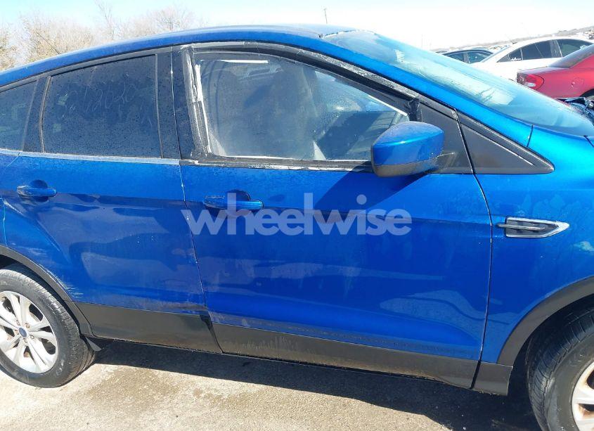 Photo 13 of 2017 Ford Escape SE (VIN 1FMCU9GD9HUE13825)