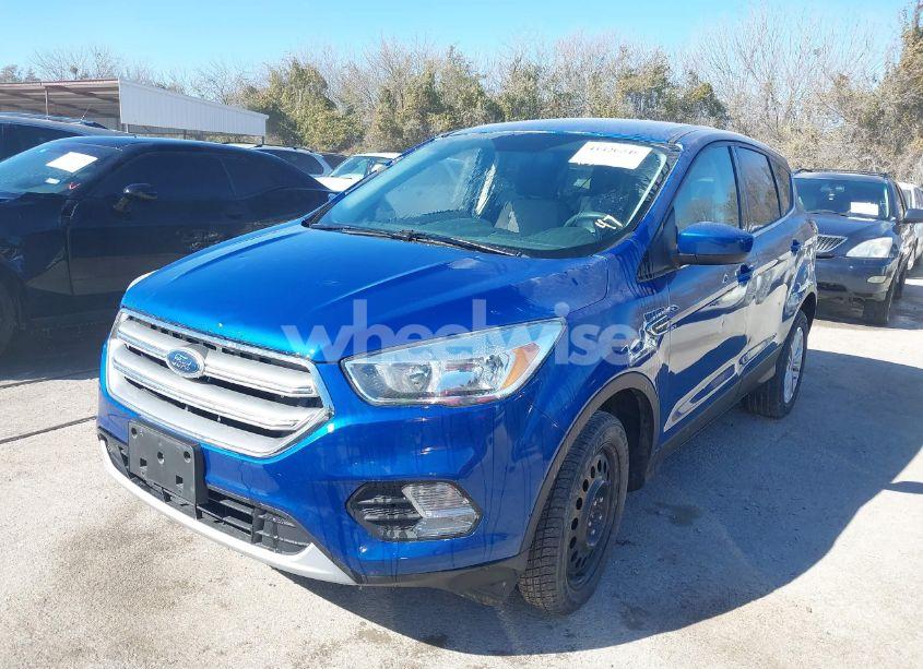 Photo 2 of 2017 Ford Escape SE (VIN 1FMCU9GD9HUE13825)