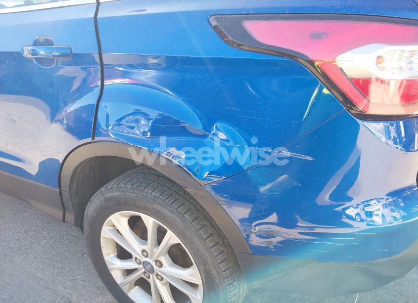 Photo 6 of 2017 Ford Escape SE (VIN 1FMCU9GD9HUE13825)