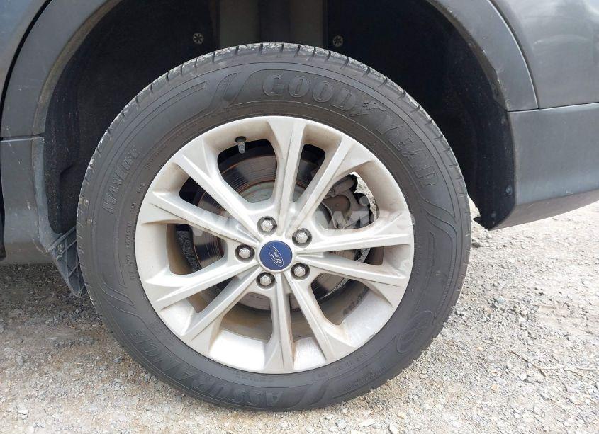 Photo 12 of 2017 Ford Escape SE (VIN 1FMCU9GD9HUE17311)