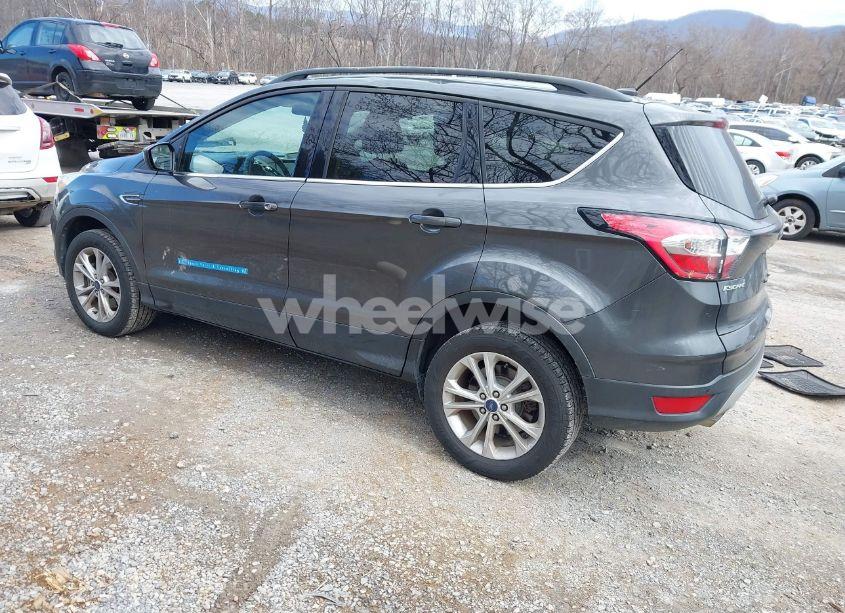 Photo 3 of 2017 Ford Escape SE (VIN 1FMCU9GD9HUE17311)