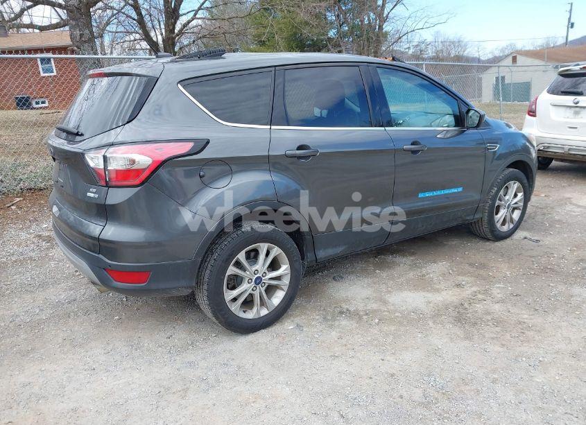 Photo 4 of 2017 Ford Escape SE (VIN 1FMCU9GD9HUE17311)