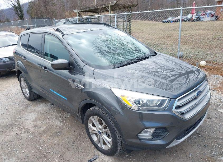 Photo 6 of 2017 Ford Escape SE (VIN 1FMCU9GD9HUE17311)