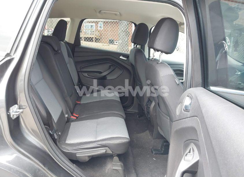 Photo 8 of 2017 Ford Escape SE (VIN 1FMCU9GD9HUE17311)