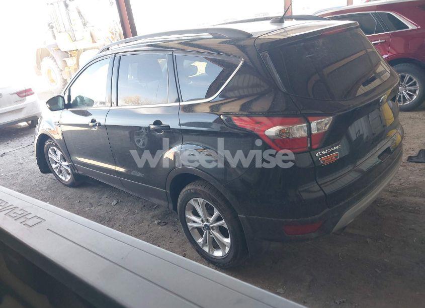 Photo 3 of 2017 Ford Escape SE (VIN 1FMCU9GD9HUE56044)