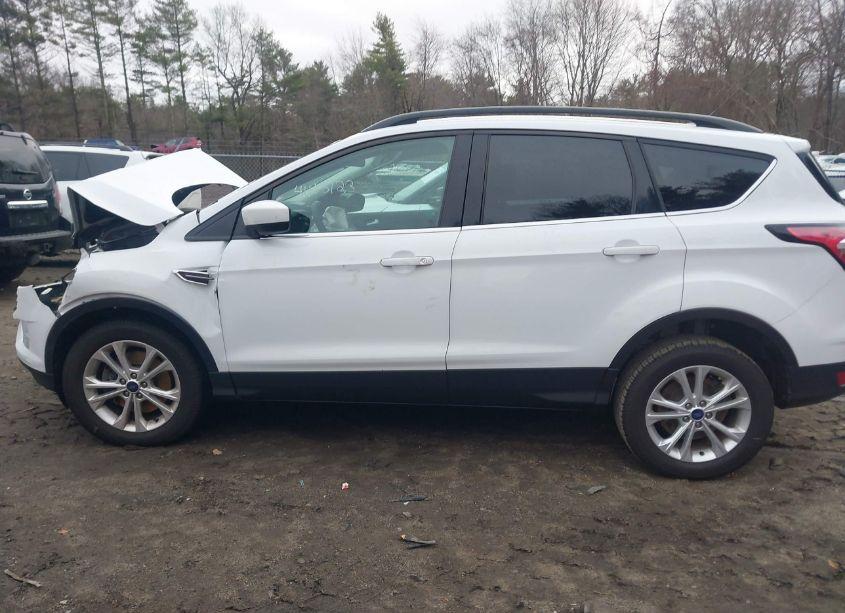 Photo 14 of 2017 Ford Escape SE (VIN 1FMCU9GD9HUE61373)