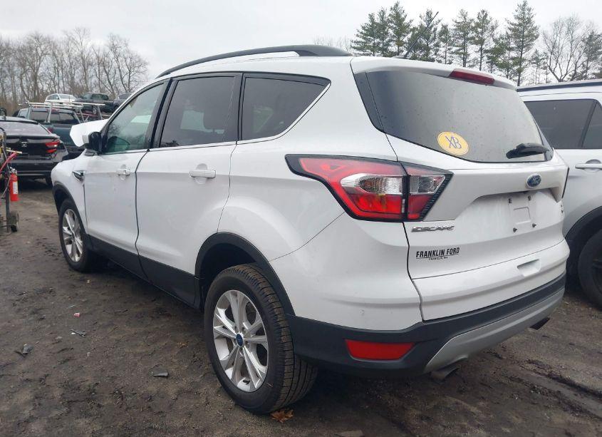 Photo 3 of 2017 Ford Escape SE (VIN 1FMCU9GD9HUE61373)