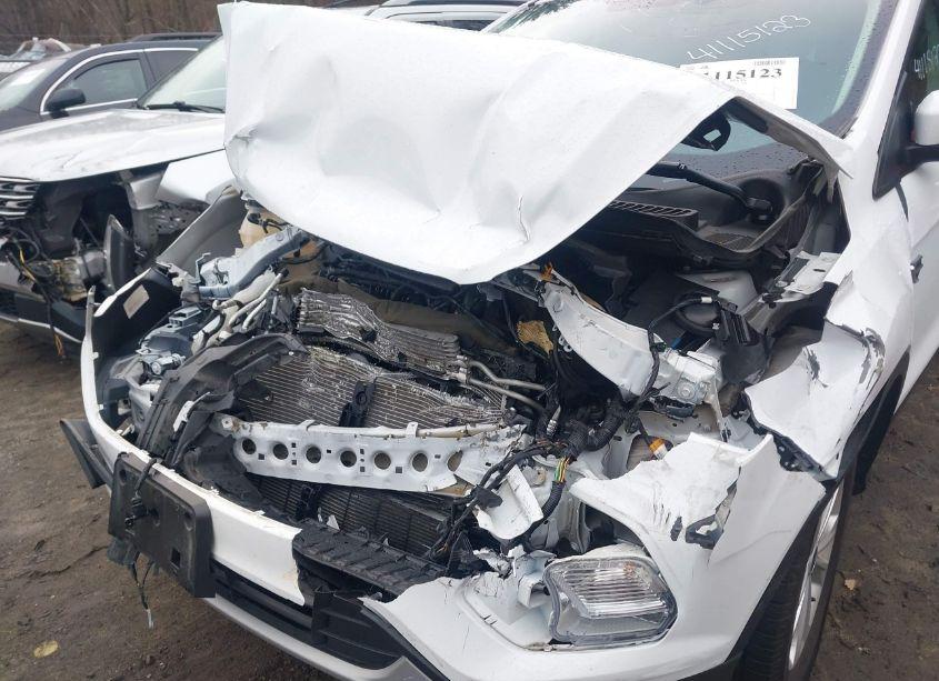 Photo 6 of 2017 Ford Escape SE (VIN 1FMCU9GD9HUE61373)