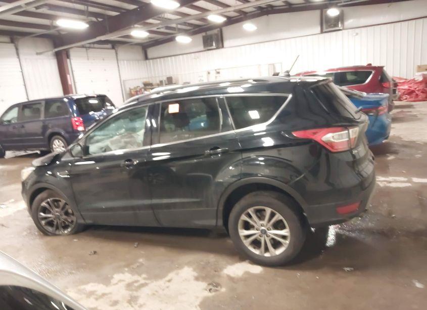Photo 14 of 2018 Ford Escape SE (VIN 1FMCU9GD9JUA28870)