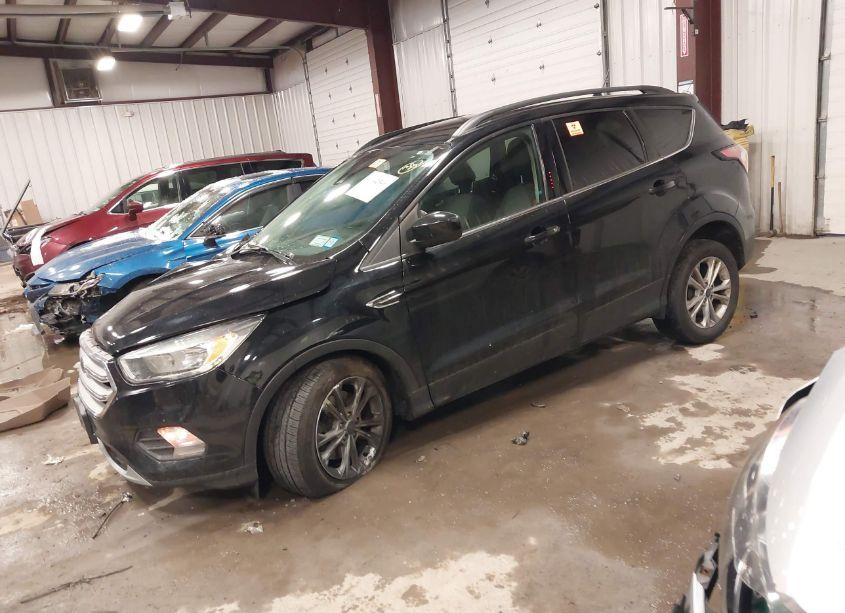 Photo 2 of 2018 Ford Escape SE (VIN 1FMCU9GD9JUA28870)