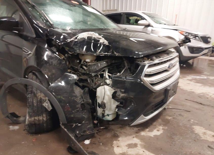 Photo 6 of 2018 Ford Escape SE (VIN 1FMCU9GD9JUA28870)