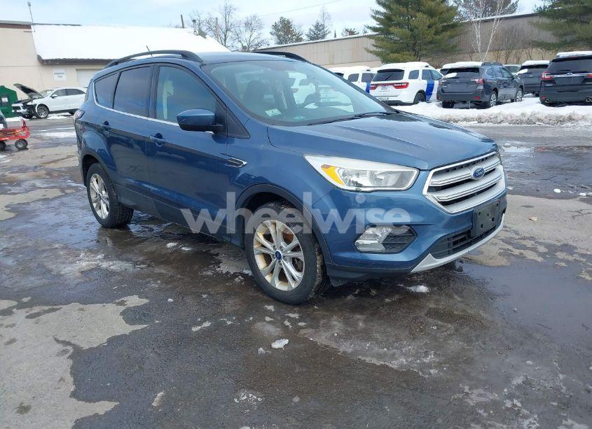 2018 Ford Escape SE (VIN 1FMCU9GD9JUA38671) main photo