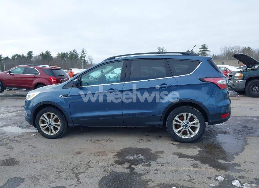 Photo 14 of 2018 Ford Escape SE (VIN 1FMCU9GD9JUA38671)