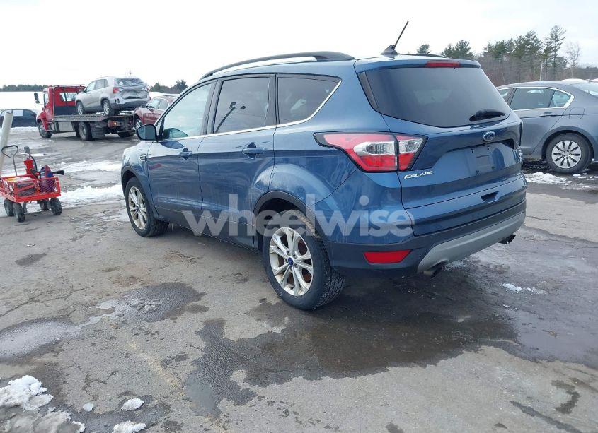 Photo 3 of 2018 Ford Escape SE (VIN 1FMCU9GD9JUA38671)