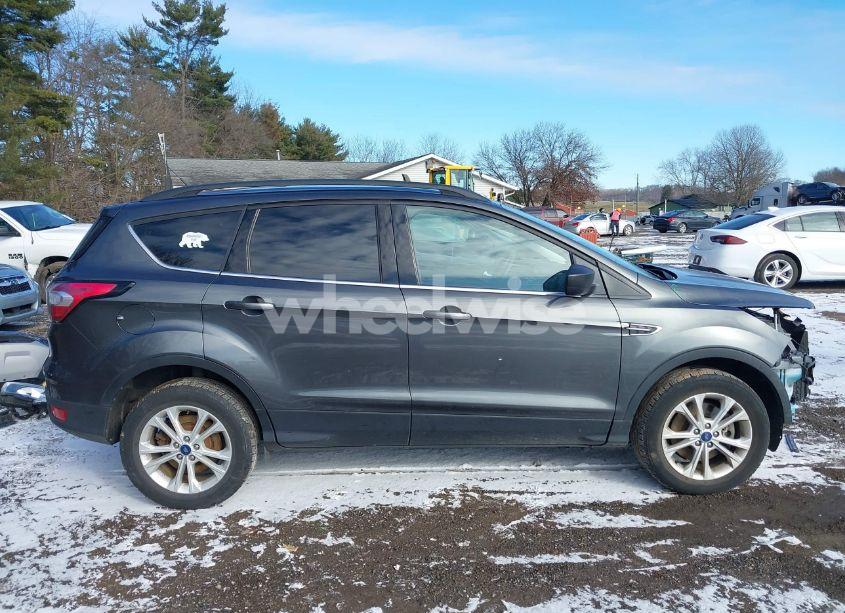 Photo 14 of 2018 Ford Escape SE (VIN 1FMCU9GD9JUA42218)