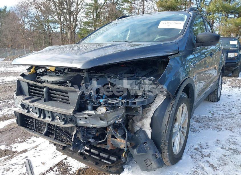 Photo 6 of 2018 Ford Escape SE (VIN 1FMCU9GD9JUA42218)