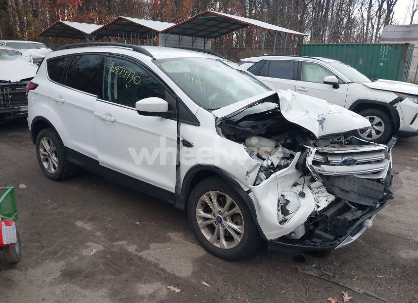 2018 Ford Escape SE (VIN 1FMCU9GD9JUA46513) main photo
