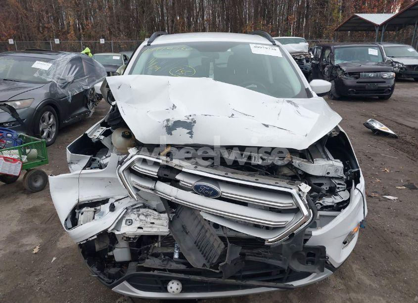 Photo 13 of 2018 Ford Escape SE (VIN 1FMCU9GD9JUA46513)