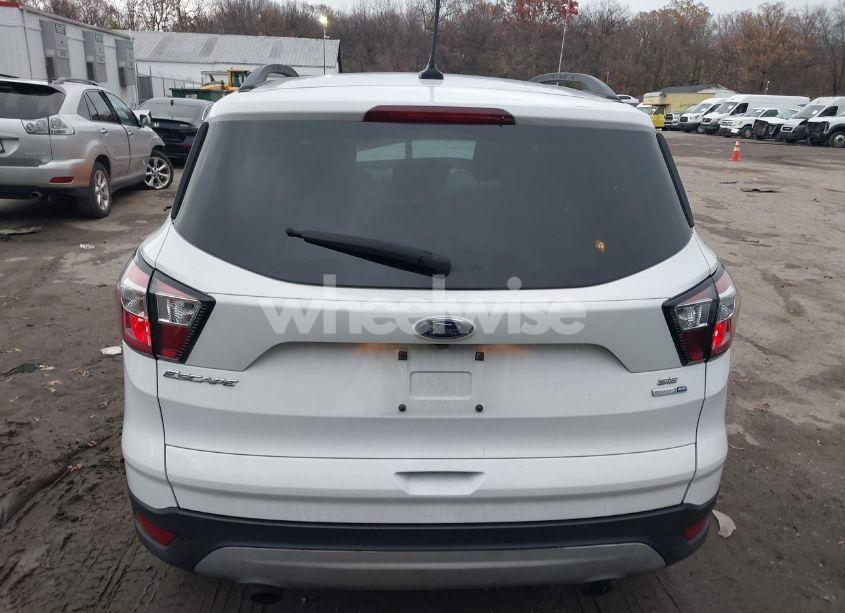 Photo 17 of 2018 Ford Escape SE (VIN 1FMCU9GD9JUA46513)