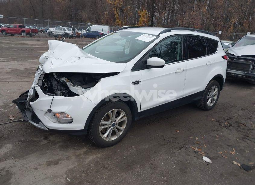 Photo 2 of 2018 Ford Escape SE (VIN 1FMCU9GD9JUA46513)