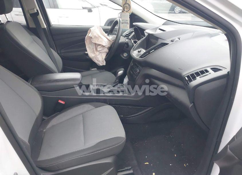 Photo 5 of 2018 Ford Escape SE (VIN 1FMCU9GD9JUA46513)