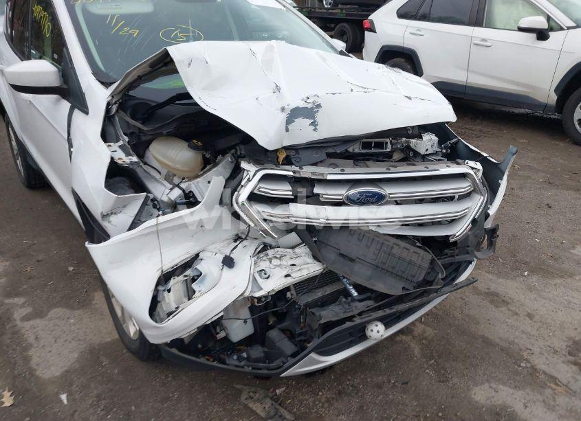Photo 6 of 2018 Ford Escape SE (VIN 1FMCU9GD9JUA46513)