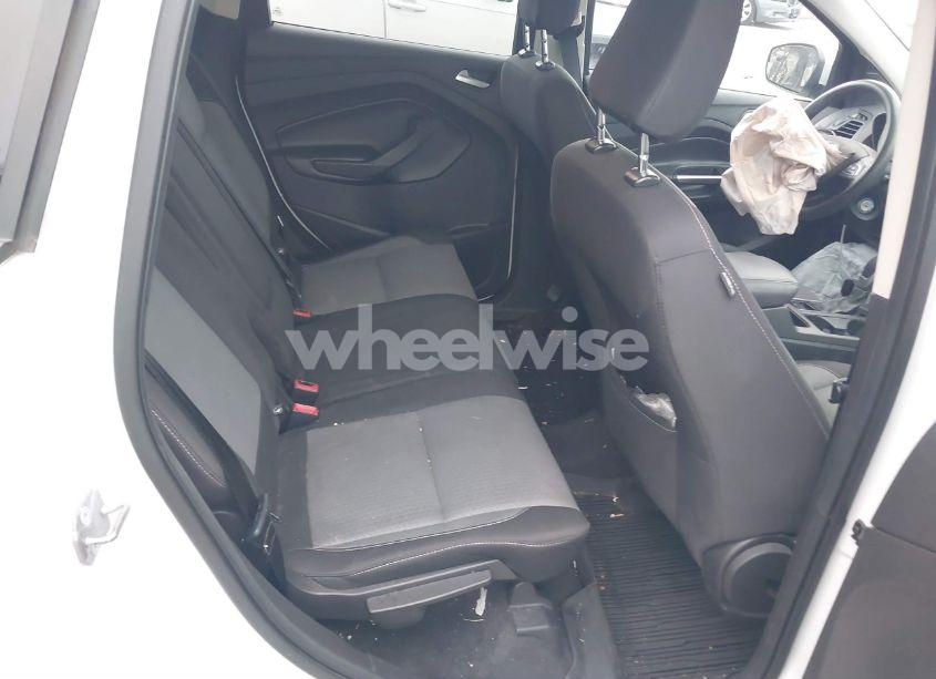 Photo 8 of 2018 Ford Escape SE (VIN 1FMCU9GD9JUA46513)