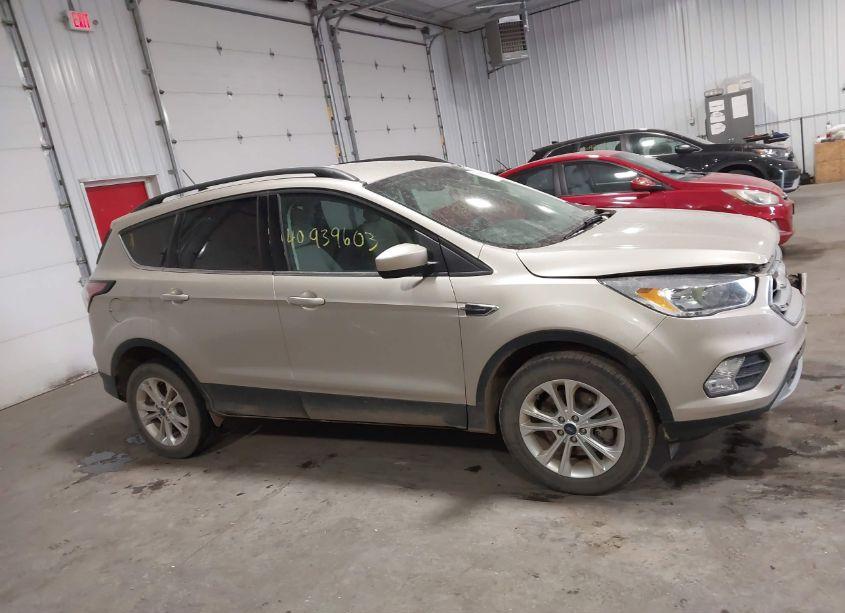 Photo 13 of 2018 Ford Escape SE (VIN 1FMCU9GD9JUA97736)